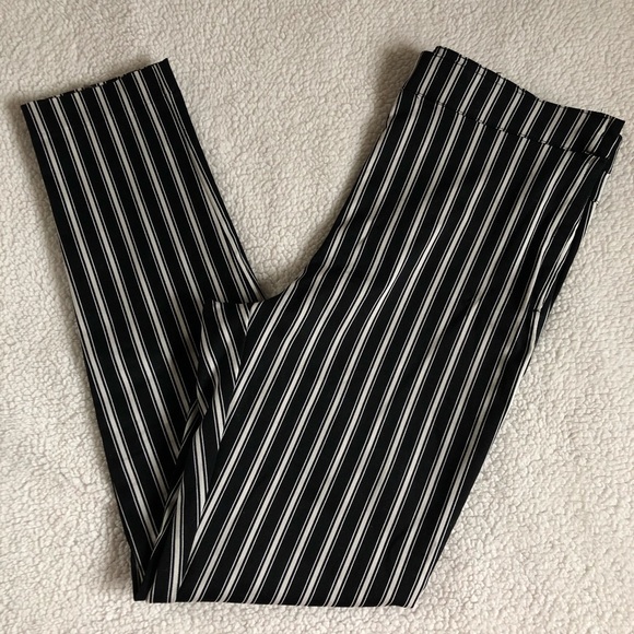 NOT FOR SALE RIGHT NOW! 
Black & White Striped Skinny Pants. H&M Size 14 - Picture 1 of 8